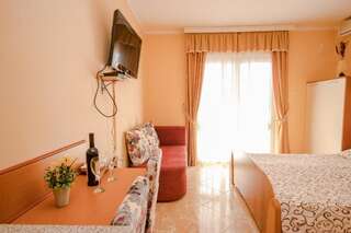 Апартаменты Apartments Posejdon Утьеха Номер-студио с видом на море-7